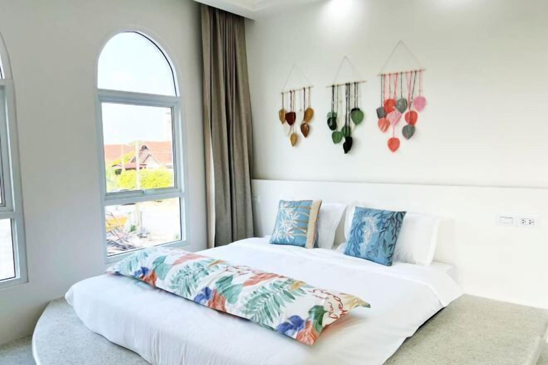 Room 2, Metero Garden Swimming Pool Villa, Pattaya