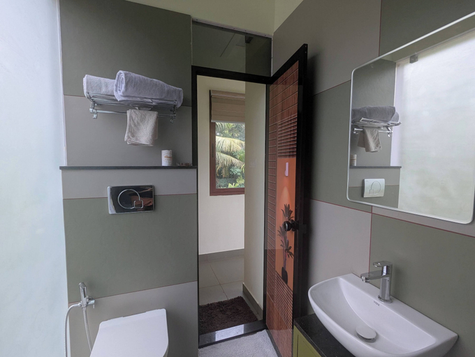 Bathroom, Neelambari Ecotourism Thrissur Aratupuzh, Thrissur