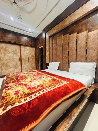 Room 2, Hotel Rexa, Mathura