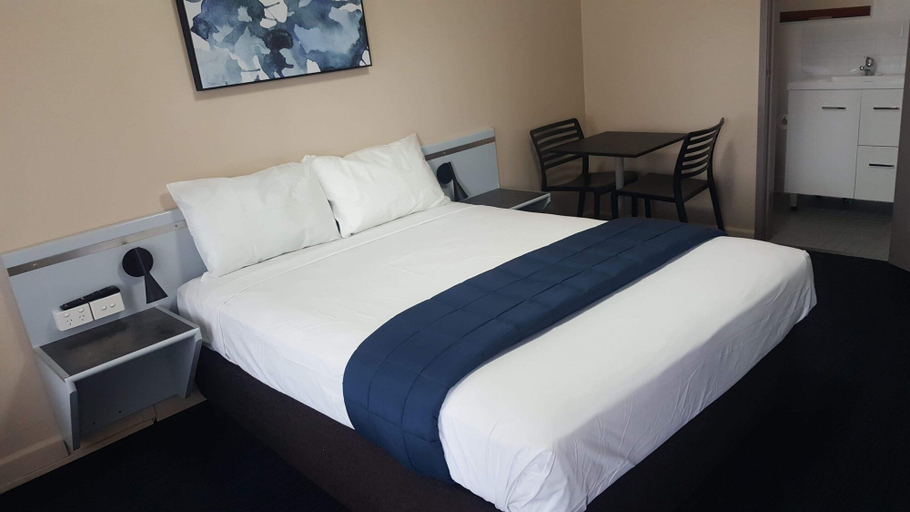 Bedroom 4, Banksia Motel Bass Hill, Sydney