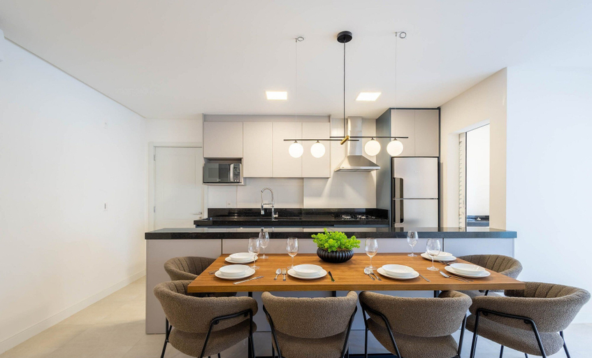 Dining, Apt w/ Gourmet Balcony 550m From the Beach Lle0204, Itapema