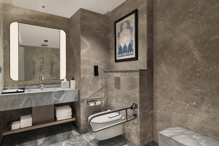 Bathroom 4, Crowne Plaza LUCKNOW by IHG, Lucknow