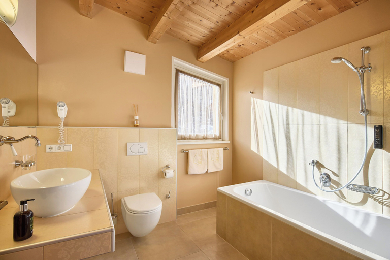 Bathroom 5, Dolomit Boutique Hotel, Bolzano