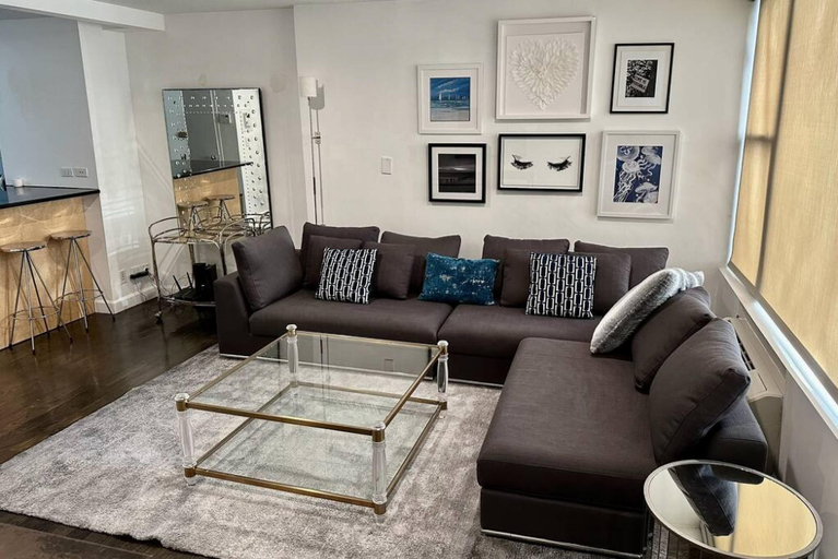 Room 4, Private Penthouse w Roof Oasis, New York