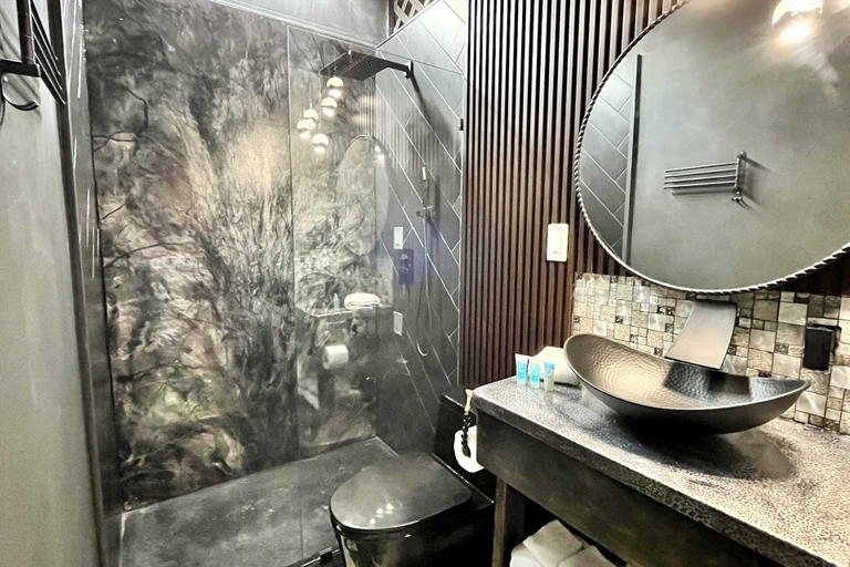Bathroom 4, Beachview, Baldwin