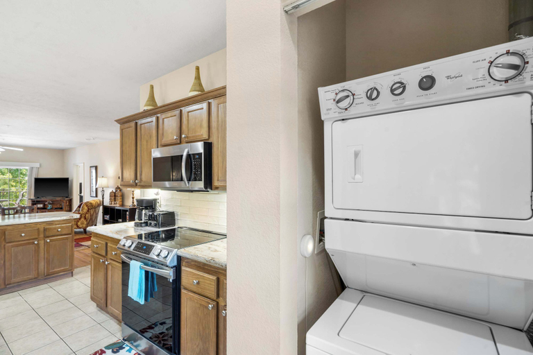 Private kitchen 5, R&L Scenic Views Retreat for 4, Taney