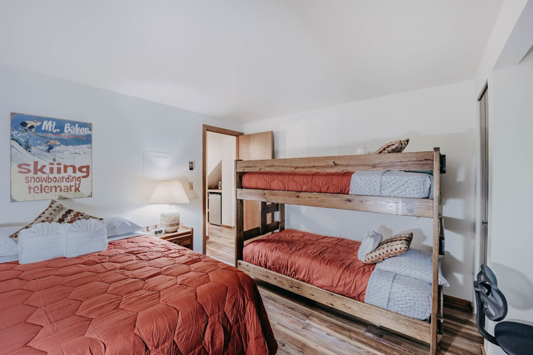 Bedroom 3, 91sw - Wi-fi - Pets Ok - Sleeps 6, Whatcom