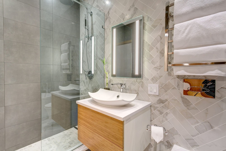Room 4, Hawthorn III by Rove Travel 2BR Designer Apt, New York