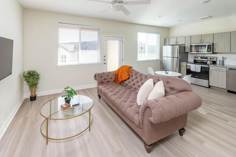 Living area 4, The Cedars Grand, Williamson