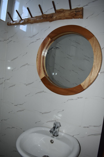 Bathroom 4, kili Kivuli, Moshi Rural