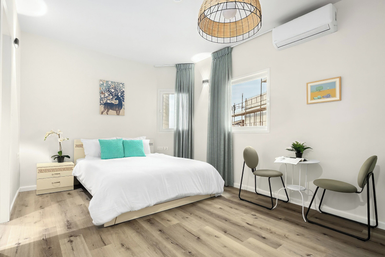 Room 5, Netanya Beach & Pool Stay by Sea N' Rent