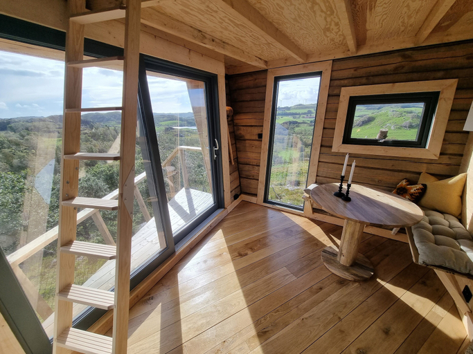 In-room dining, Backyard Camps, Bjerkreim