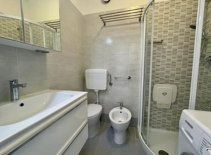 Bathroom 3, Apartment For 5 People Near The Beach, Venezia