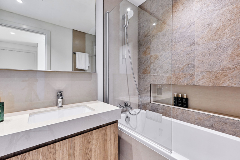 Bathroom 4, bnbme - Downtown Views II, Dubai