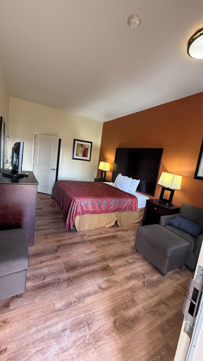 Bedroom 3, Executive Inn & Suites, Camp