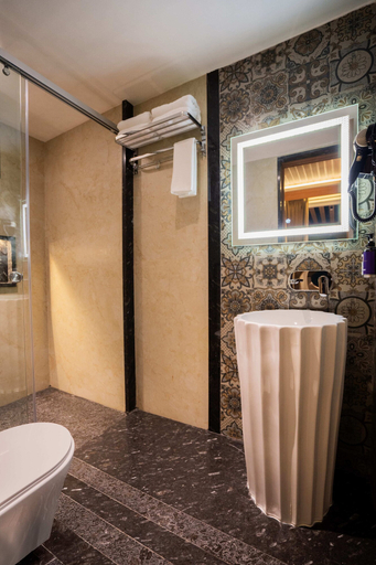 Bathroom 3, Park Avenue Hotel Bannerghata Road, Bangalore