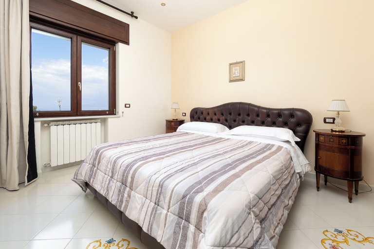 Room 2, Residenza Le Sirene, Napoli