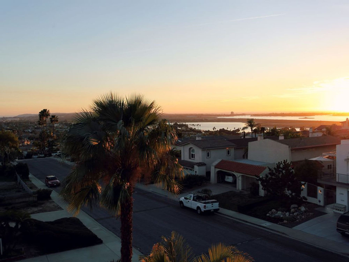 Room 4, Luxury Ocean View Bay View Home, San Diego