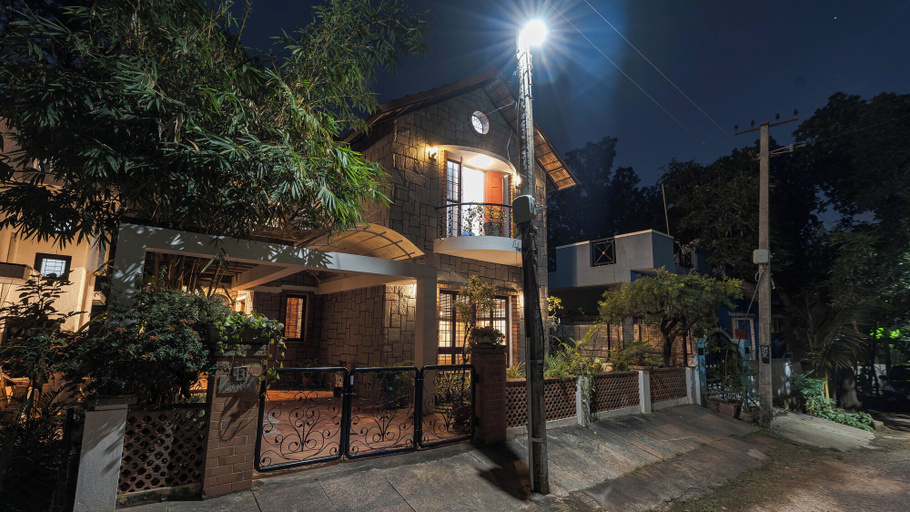 Room 4, Goshen, Bangalore