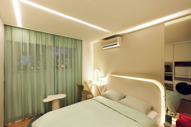 Room 2, StayLink, Jung