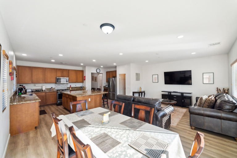 Interior 2, Charming Pet-friendly Getaway In Sunny Beaumont 4 Bedroom Home, Riverside