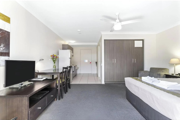 Room 3, Discovery Parks Blackwater Central Motel, Duaringa