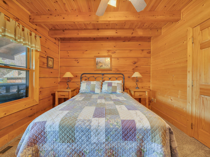 Room 4, Ern821 - Tranquil Times 5 Bedroom Cabin, Sevier