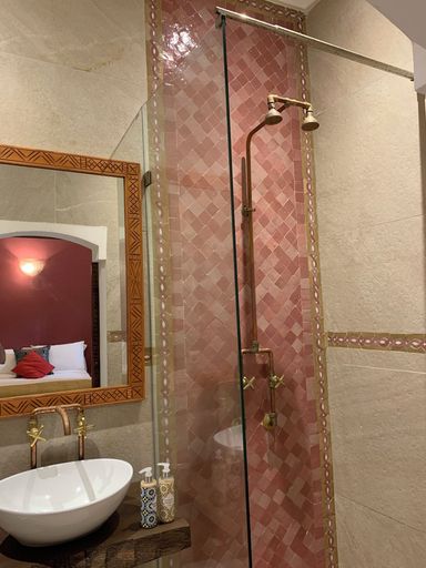 Bathroom 2, Riad Mazal Mogador, Essaouira
