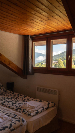 Bedroom 2, Hotel Chalet du Crey, Savoie