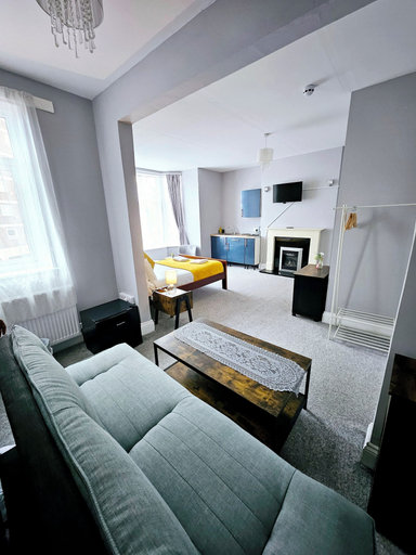 Room 5, ANG Apartments, Portsmouth