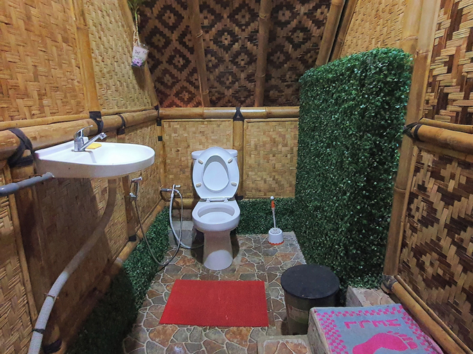 Bathroom 4, Ciwidey Jungle Camp & Villa, Bandung