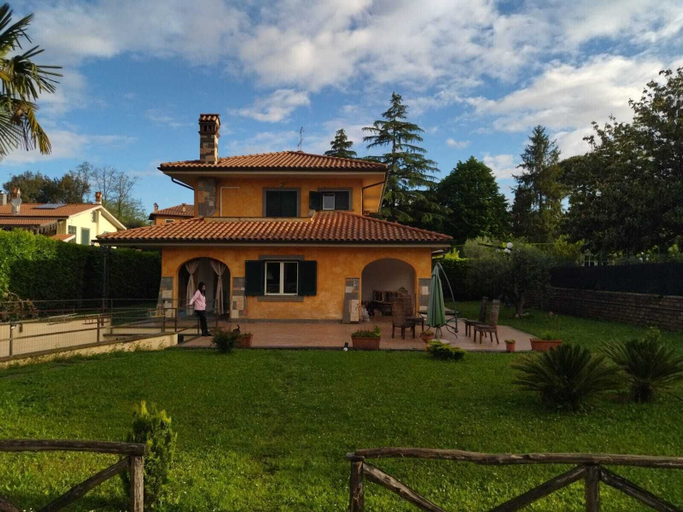 Exterior & Views 4, Serendipity, Rome