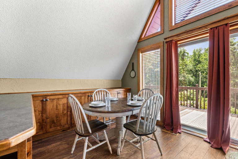 Dining, Smoky Everest 4 Bedroom Chalet, Cocke