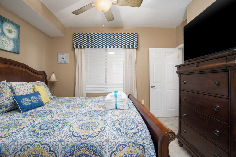 Bedroom 2, Tidewater Beach Resort, Bay
