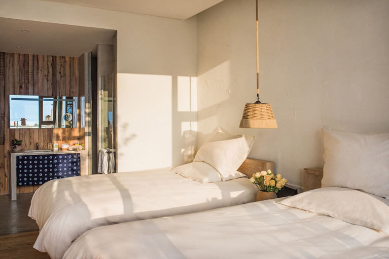 Room 3, Verdant Whisper Stone Hill Seaview Inn, Dali Bai