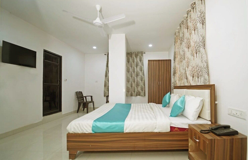Room 3, Hotel Decent Inn, Udaipur