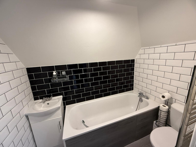 Bathroom 3, Aspendos Hotel, Kent