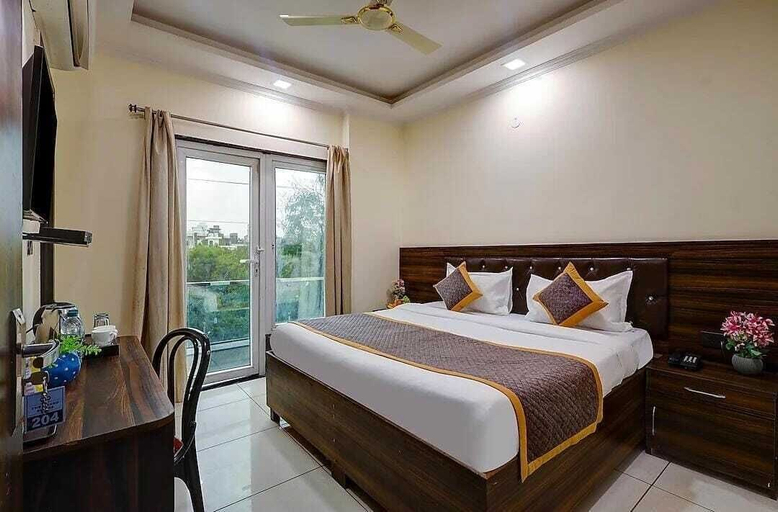 Room 2, Hotel Vibe Blue, Gautam Buddha Nagar