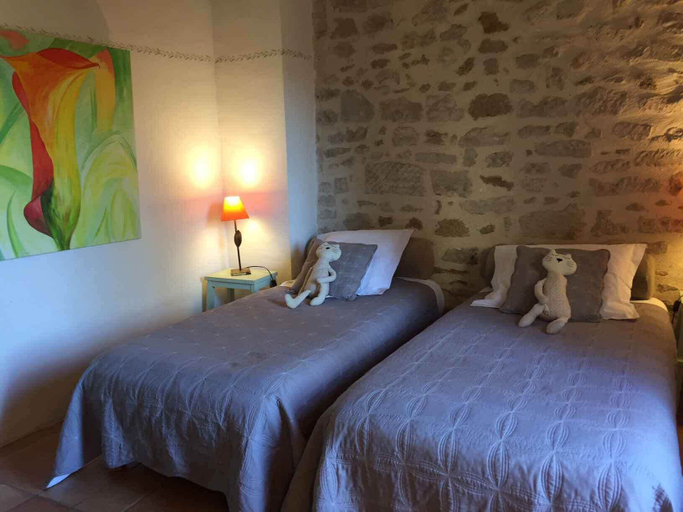Bedroom 2, Les Aiguières en Provence, Drôme