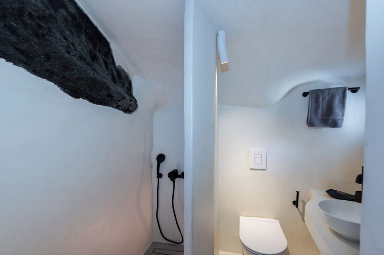 Bathroom 5, ArtChroma House, South Aegean