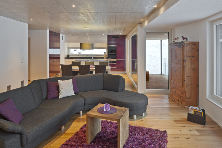 Others 5, Sera Lodge, Visp