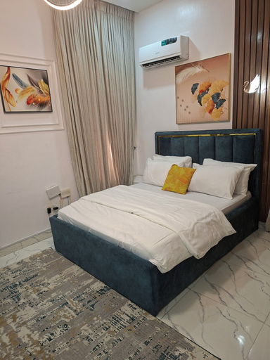 Room 4, FLAT B2 christue apartment estate, Eti-Osa
