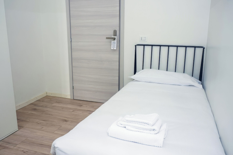 Bedroom 3, La Boheme SMART Hotel, Torino