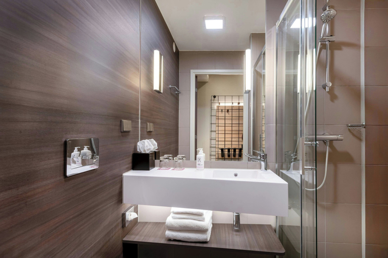 Bathroom 3, Moxy Verona, Verona