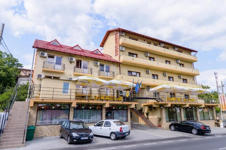 Exterior & Views 2, Pensiunea Domneasca, Pitesti