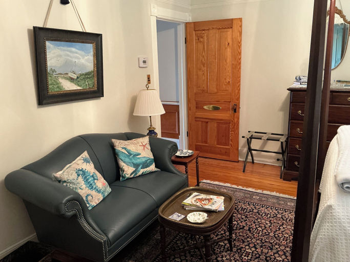 Living area 5, Magnolia House Bed & Breakfast, Pamlico