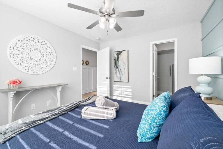 Room 5, Henry Place Boulevard, Montgomery