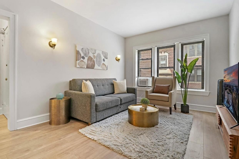 Living area 2, Spacious 2BR Near Dining - Touhy 1S, Cook
