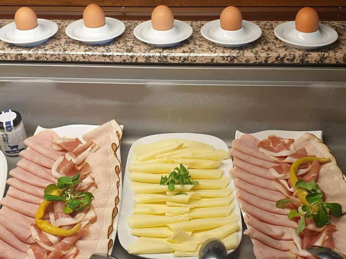 Food & Drinks 5, Hotel Konig Stefan, Bruck an der Leitha