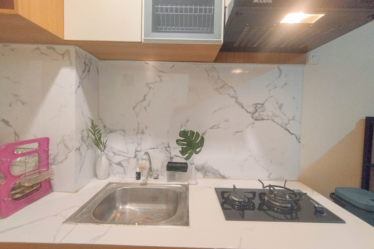 Private kitchen 5, Modern Look Studio Near Iph School At Bale Hinggil Apartment, Surabaya